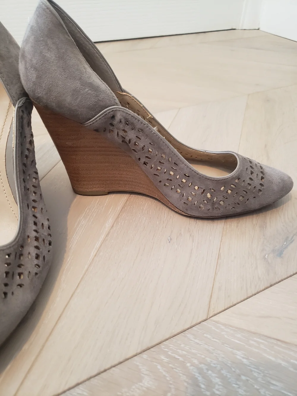 SOLE SOCIETY Gray Suede Perforated Wedge Pumps